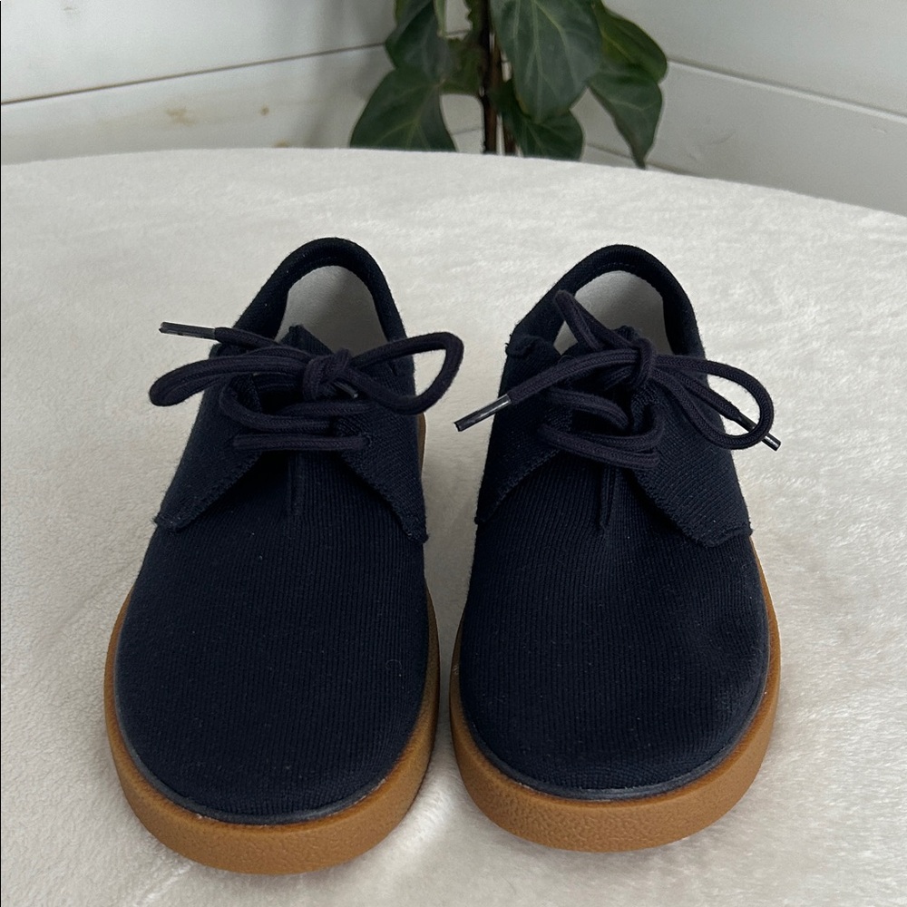 Rothy's Navy Canvas Lace-Up Sneakers with Gum Sole. Size 11.New